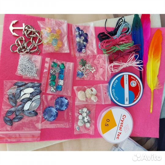 Набор бисера, бусин и страз для рукоделия