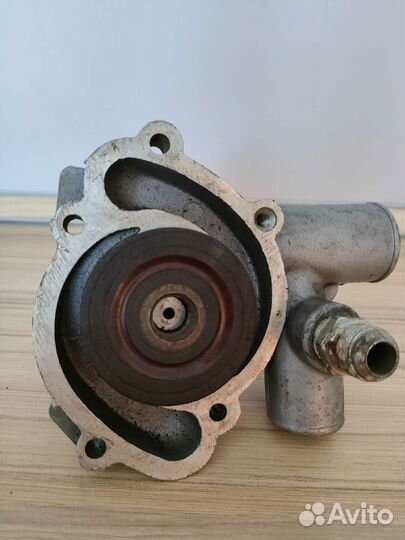 Помпа на 406 двс змз