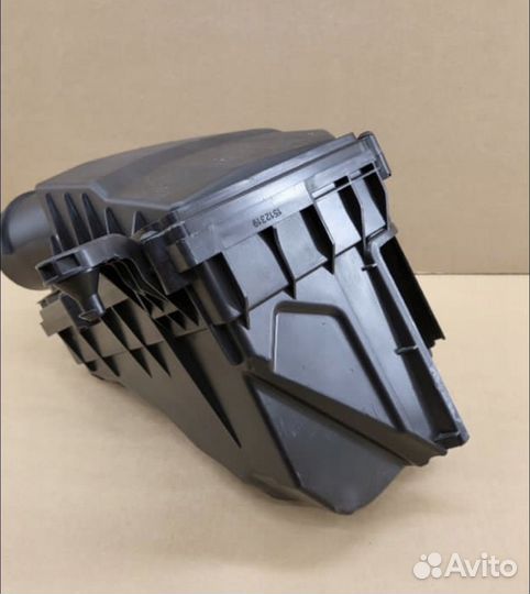 Корпус воздушного фильтра Volvo XC90