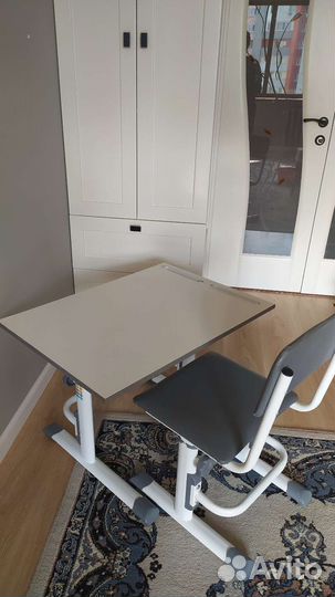 Растущие стол парта и стул Hoff