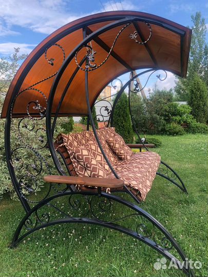 Качель уличная с подлокотниками