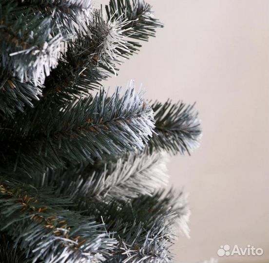 Елка искусственная заснеженная