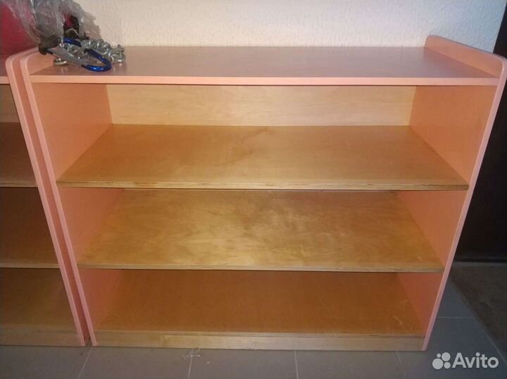 2 стеллажа детских
