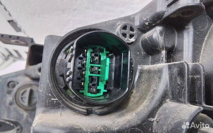 Фара правая Hyundai Solaris