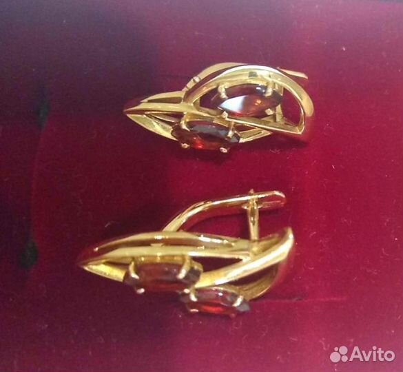 Золотые серьги с бриллиантами