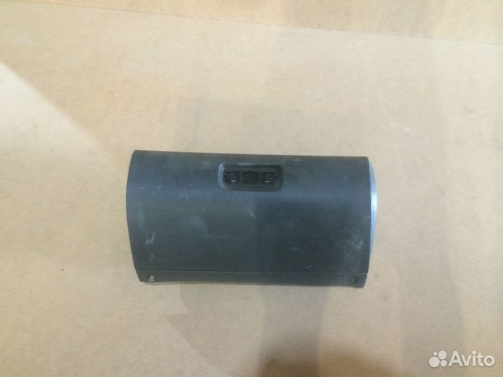 Бардачок Skoda Octavia A4