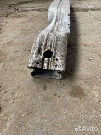 Усилитель бампера передний Audi A5