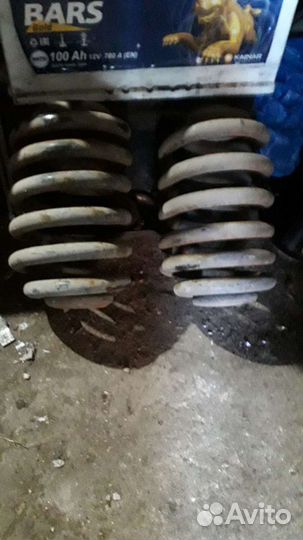 Пружинки задние Мерседес вито 638