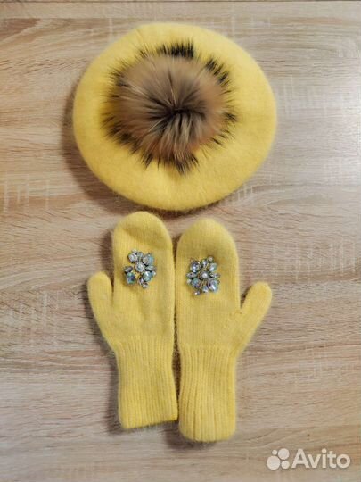 Комплект берет и варежки