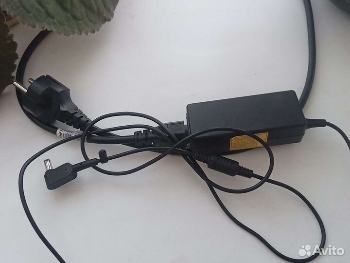 Зарядка от ноутбука