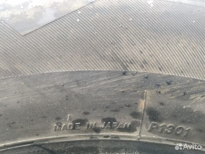 Bridgestone Blizzak Spike-01 235/60 R17