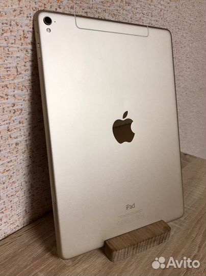 iPad Pro 9.7, (Wi-Fi + Cellular),Model A1674,256GB