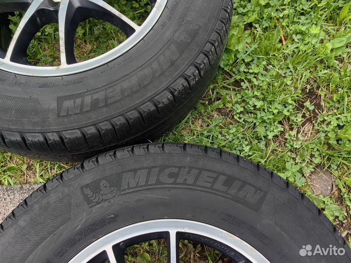 Michelin Latitude Tour HP 215/70 R16 100H