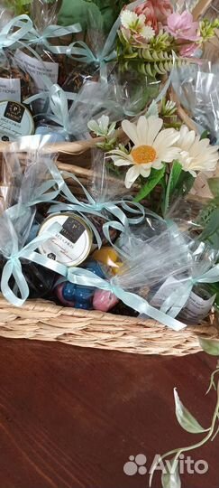 Корзинка подарочная подарок