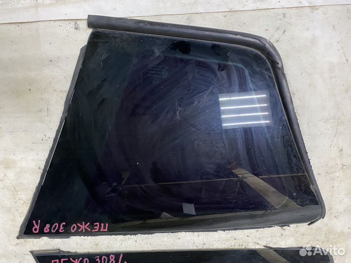 Форточка Peugeot 308 универсал