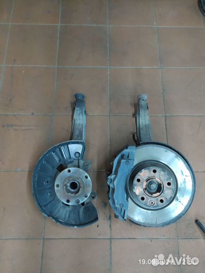 Кулак поворотный цапфа Audi Q7 Touareg Cayenne