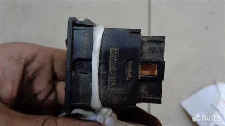 Кнопка обогрева сидений Mitsubishi Pajero, Monter