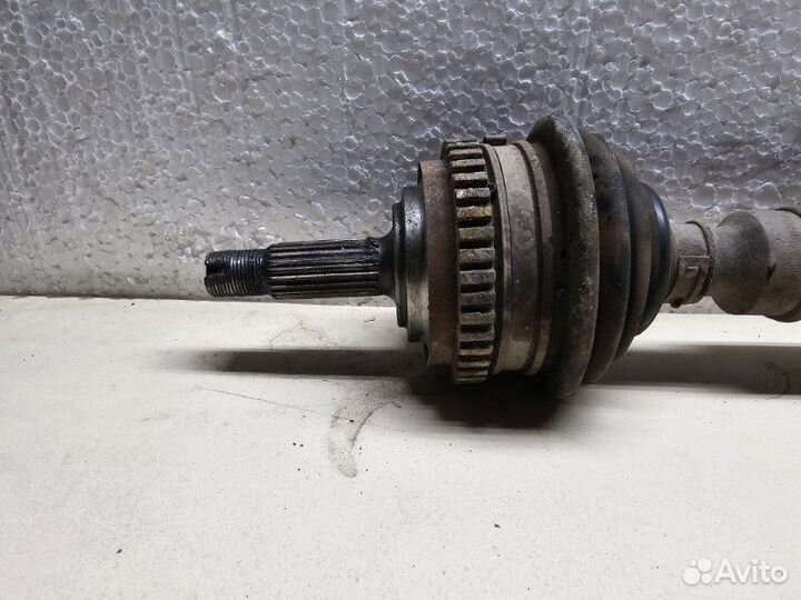 Привод правый в сборе Лада Приора 2012