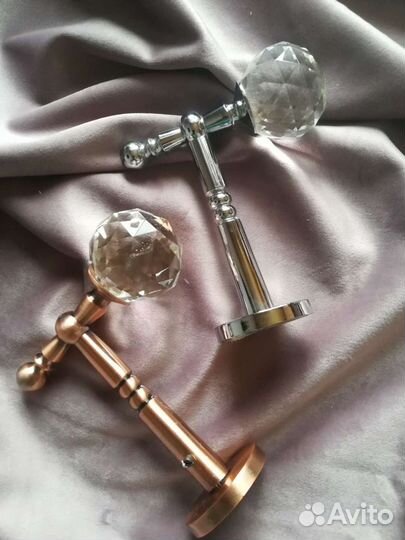 Декоративный крючок со стеклярусом для подхвата