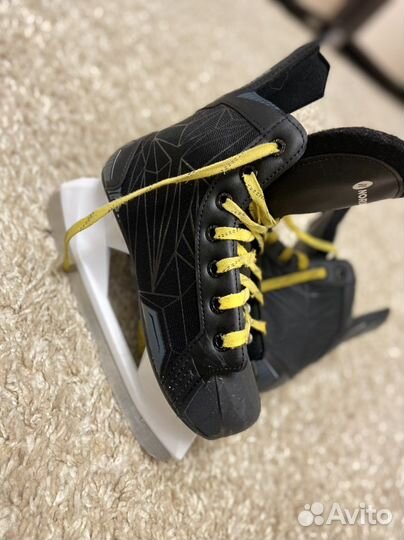 Коньки хоккейные детские