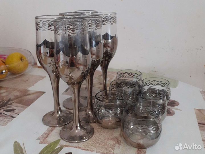 Бокалы и стопки
