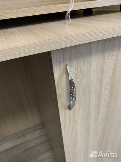 Письменный стол