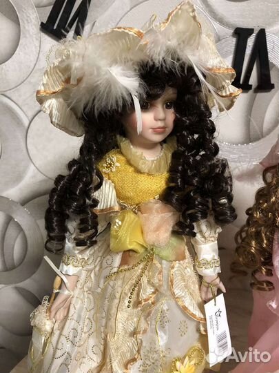 Кукла фарфоровая интерьерная 41см