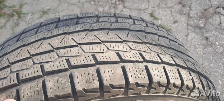 Yokohama 104ZR 235/70 R16