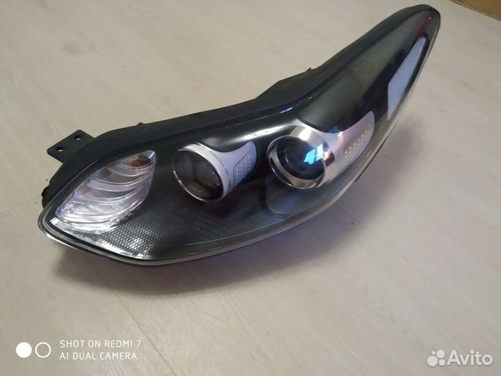 Фара левая Kia Sportage 4