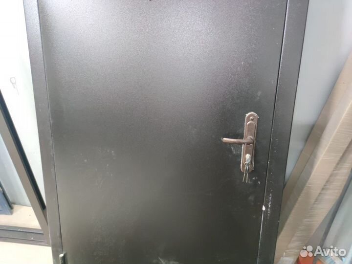 Дверь входная металлическая от застройщика 95/205