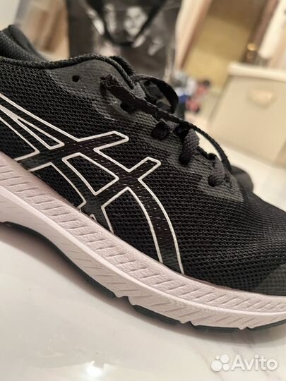 Кроссовки женские asics