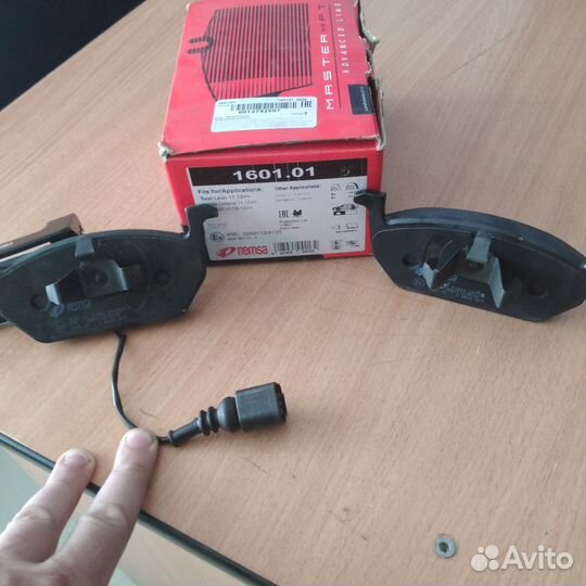 Колодки дисковые передниеSkoda Octavia, VW Golf 1