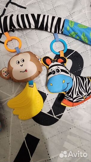 Дуга с игрушками