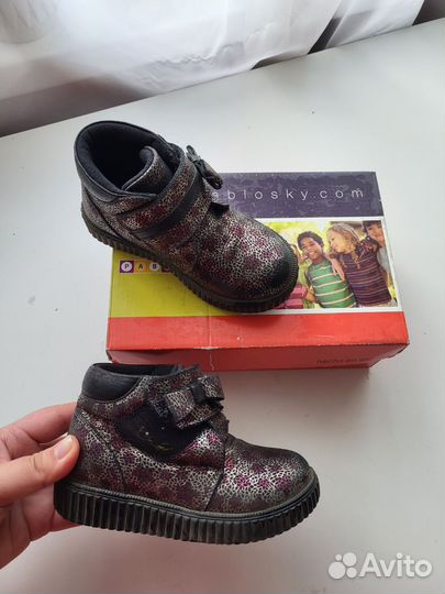 Ботинки на девочку 26р