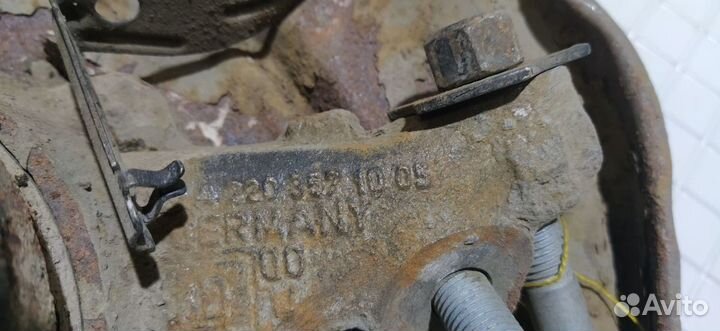 Кулак поворотный задний правый Mercedes W220