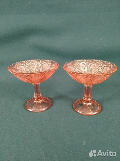 Вазочки на ножке/конфетницы розовое стекло