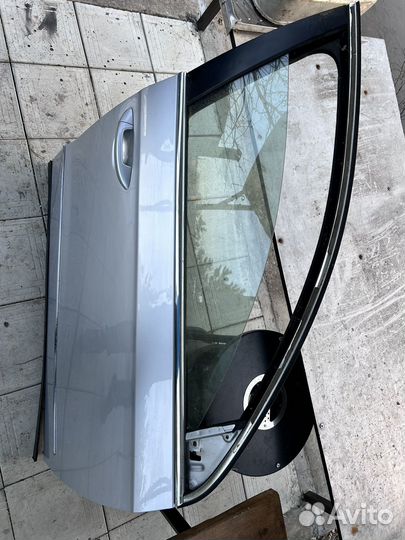 Дверь передняя правай WV passat B6 в сборе