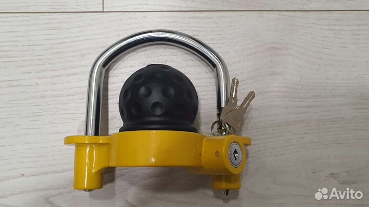 Замок для легкового прицепа