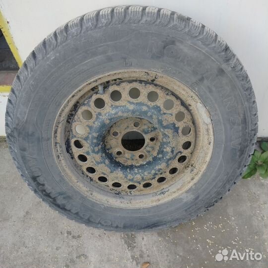 Nordman WR SUV 215/70 R16 100T