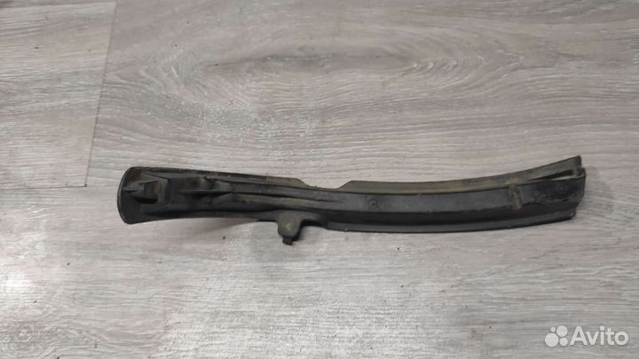 Кронштейн бампера левый Volkswagen Passat B6