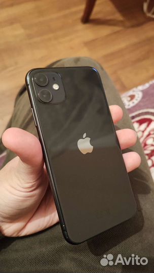 Телефон iPhone 11