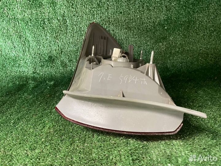 Задний левый фонарь toyota corolla e 150