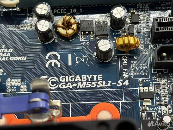 Материнская плата с процессором и памятью