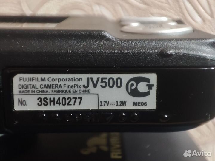 Цифровой фотоаппарат Fujifilm Finepix JV500 (мыльн