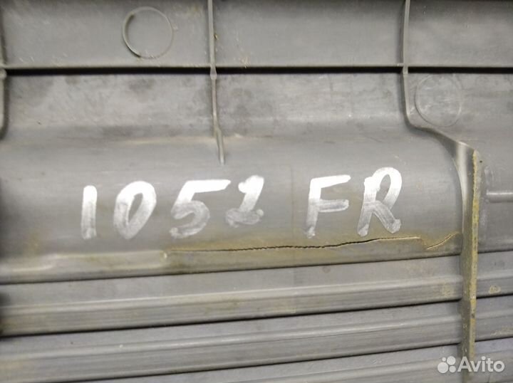 Накладка порога (внутренняя) Land Cruiser (100) 19