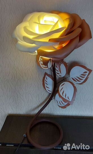 Роза-ночник из изолона