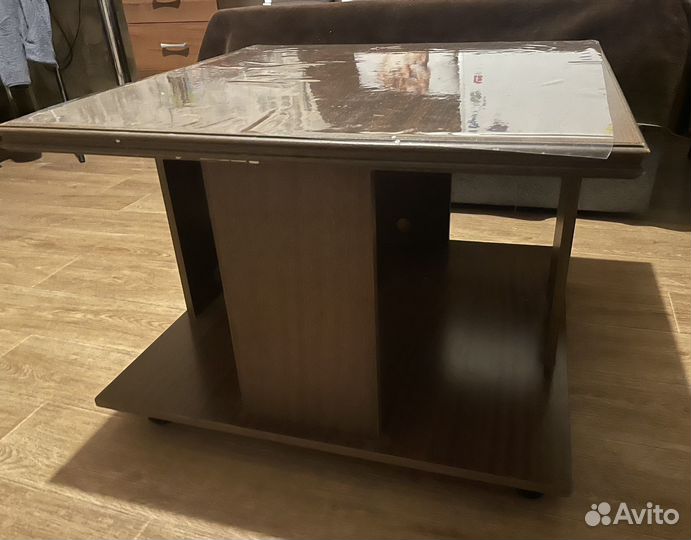 Журнальный столик на колесах бу