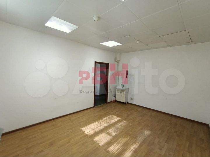 Помещение 157 м2 на первой линии