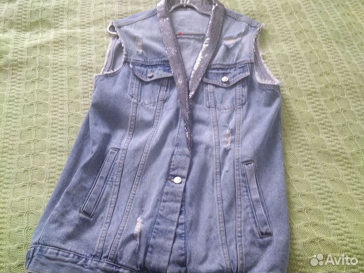 Джинсовый жилет, удалённый