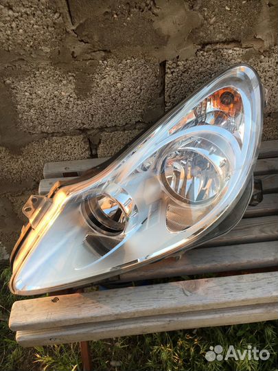 Левые фары на Opel Corsa